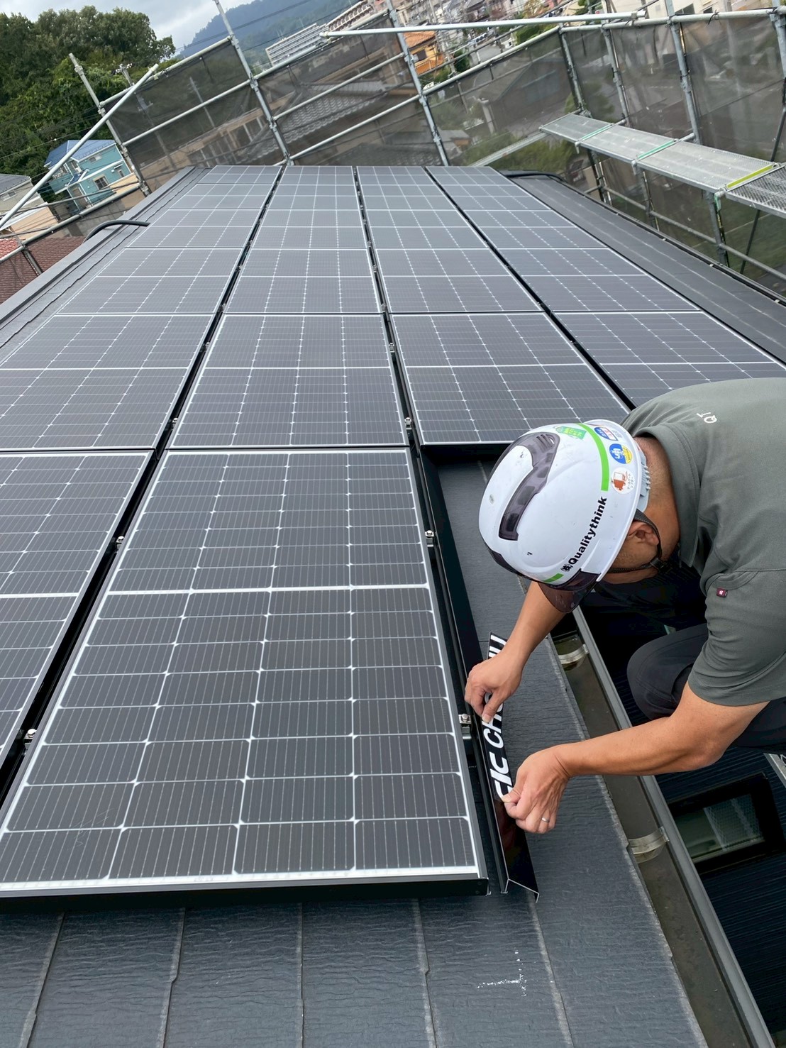 【八王子市東浅川町】長州産業7.42kWのパワフル発電とニチコン14.9kWh蓄電池で叶える「電気を買わない」暮らしの工事写真