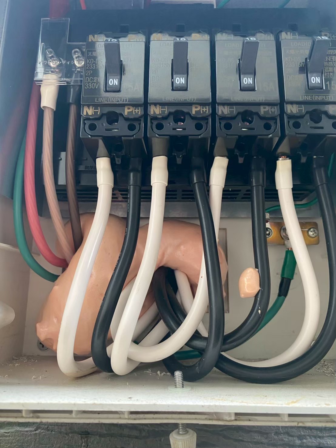 八王子市高尾町｜エネプラット13.3kWh蓄電池で停電対策！大容量・全負荷の施工事例の工事写真