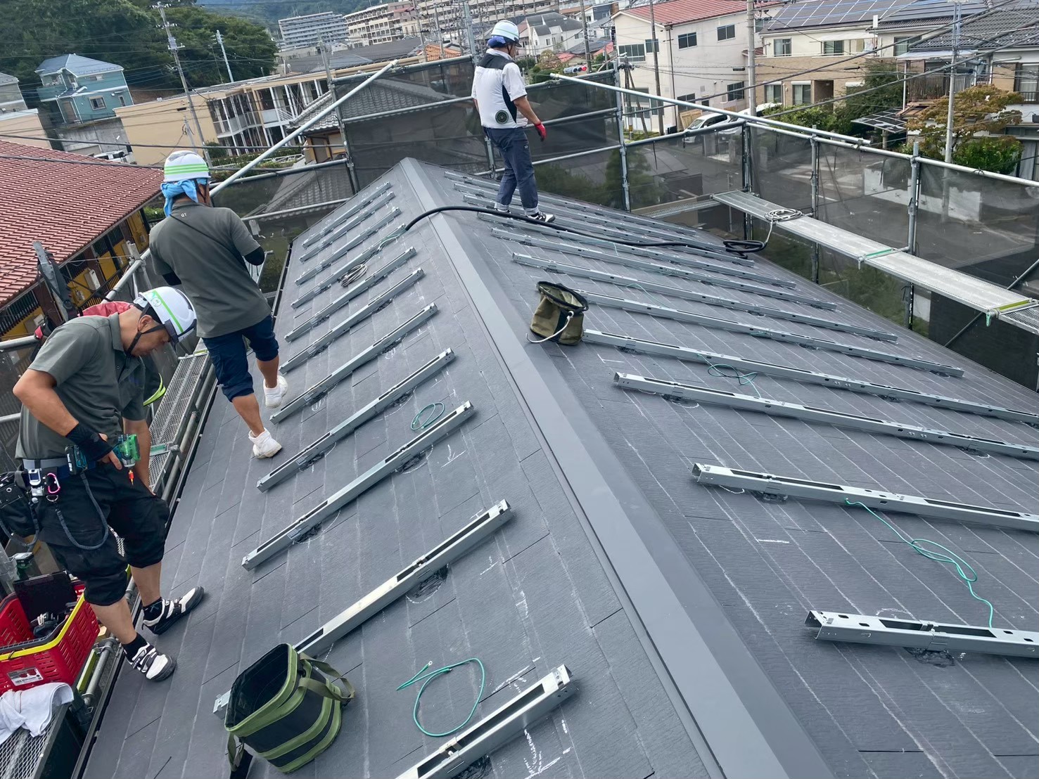 屋根調査の様子