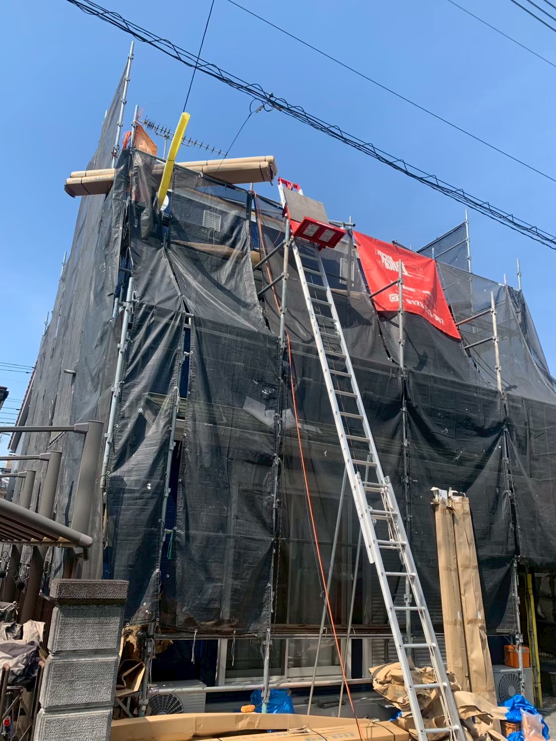 【八王子市台町】カナディアン・ソーラー7.48kW×ニチコン14.9kWh蓄電池で叶える電力自給自足の住まいの工事写真