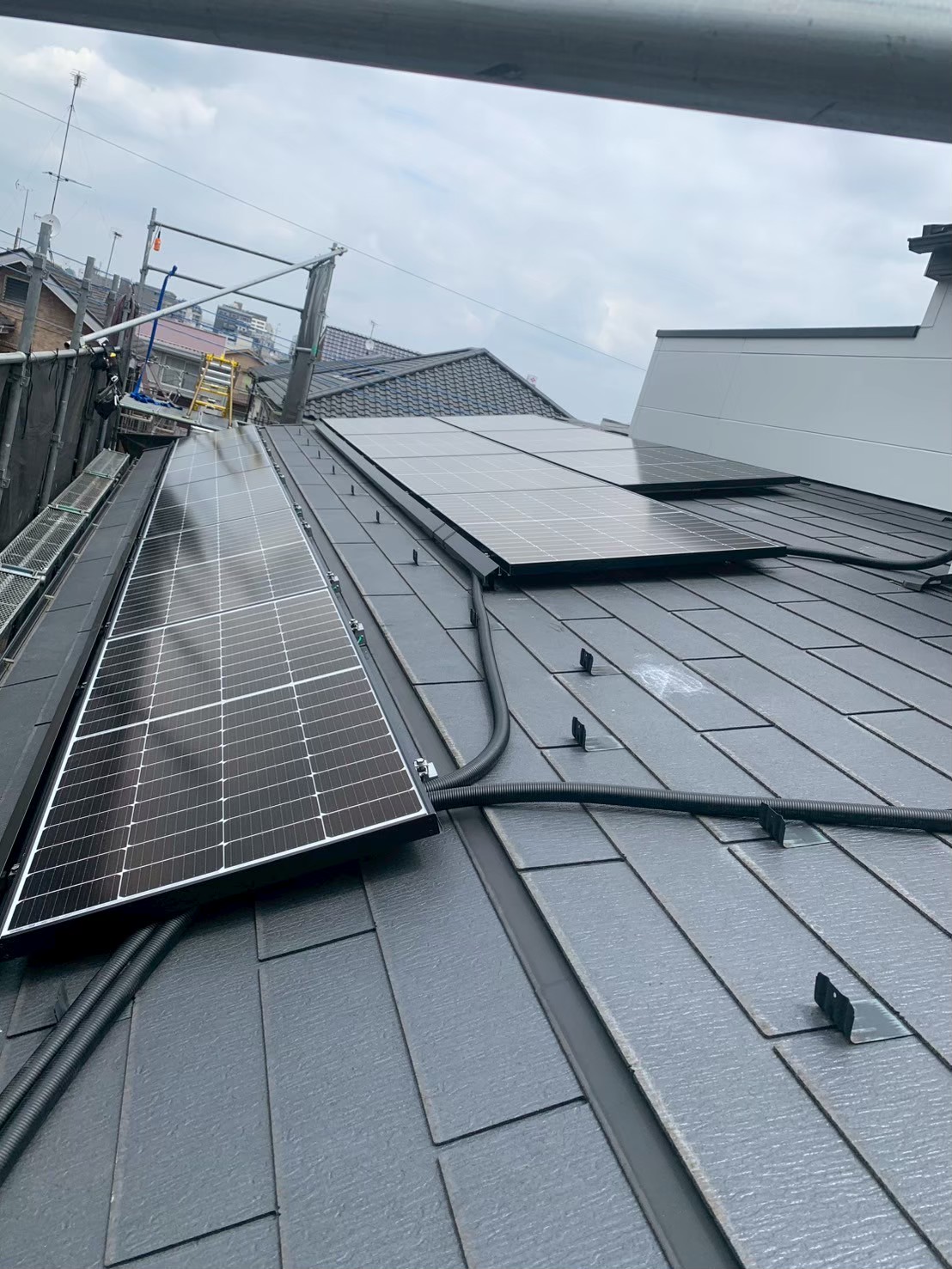 【八王子市散田町】長州産業太陽光×ニチコン14.9kWh大容量蓄電池で夜の電気代を賢く節約！の工事写真