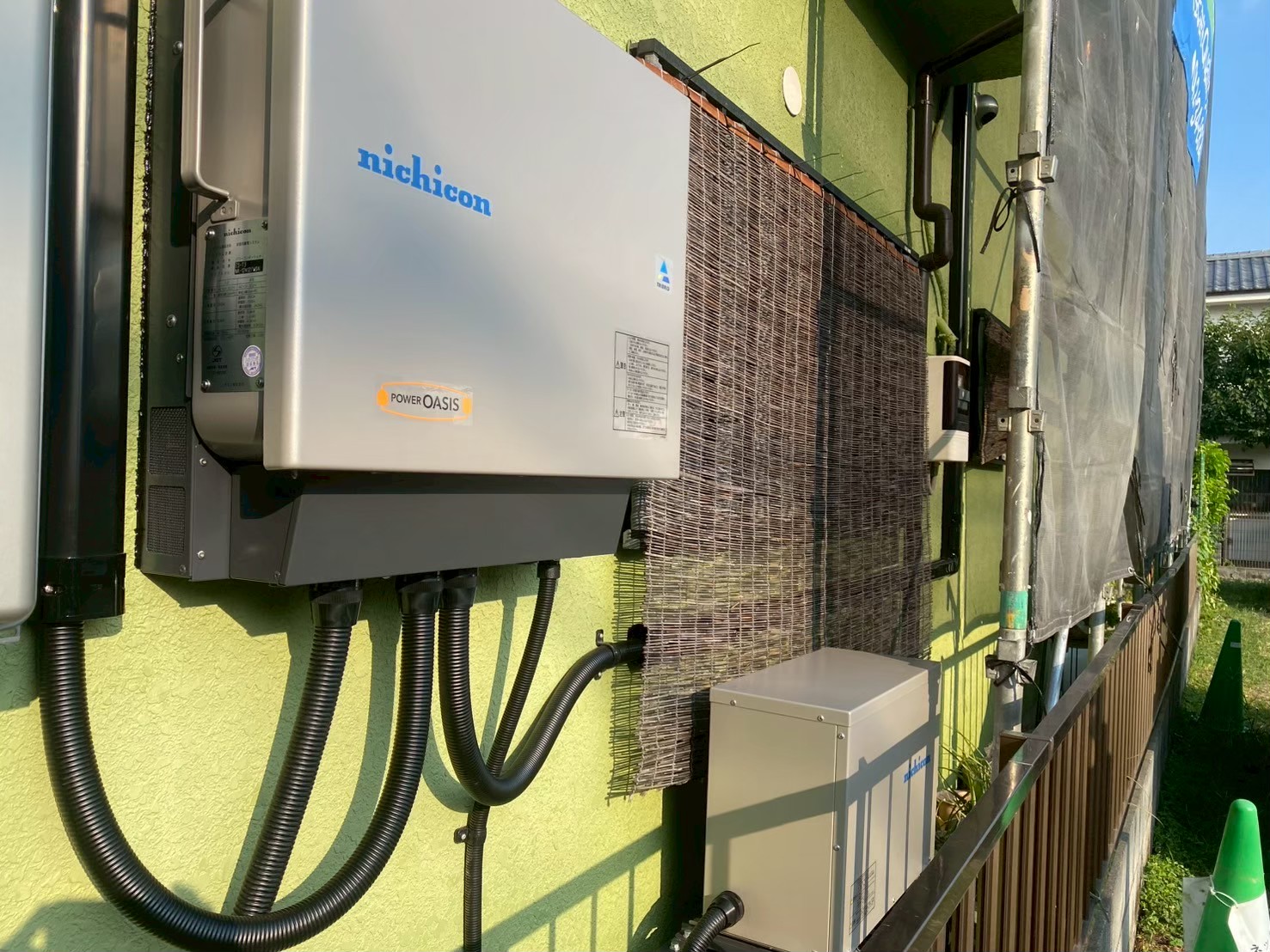 【八王子市散田町】カナディアン・ソーラー8.84kWの大出力発電とニチコン14.9kWh蓄電池で叶える究極の省エネ生活の工事写真