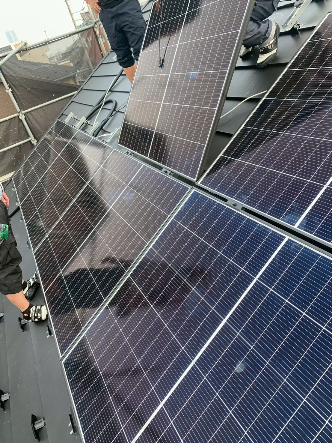 【八王子市台町】カナディアン・ソーラー7.48kW×ニチコン14.9kWh蓄電池で叶える電力自給自足の住まいの工事写真