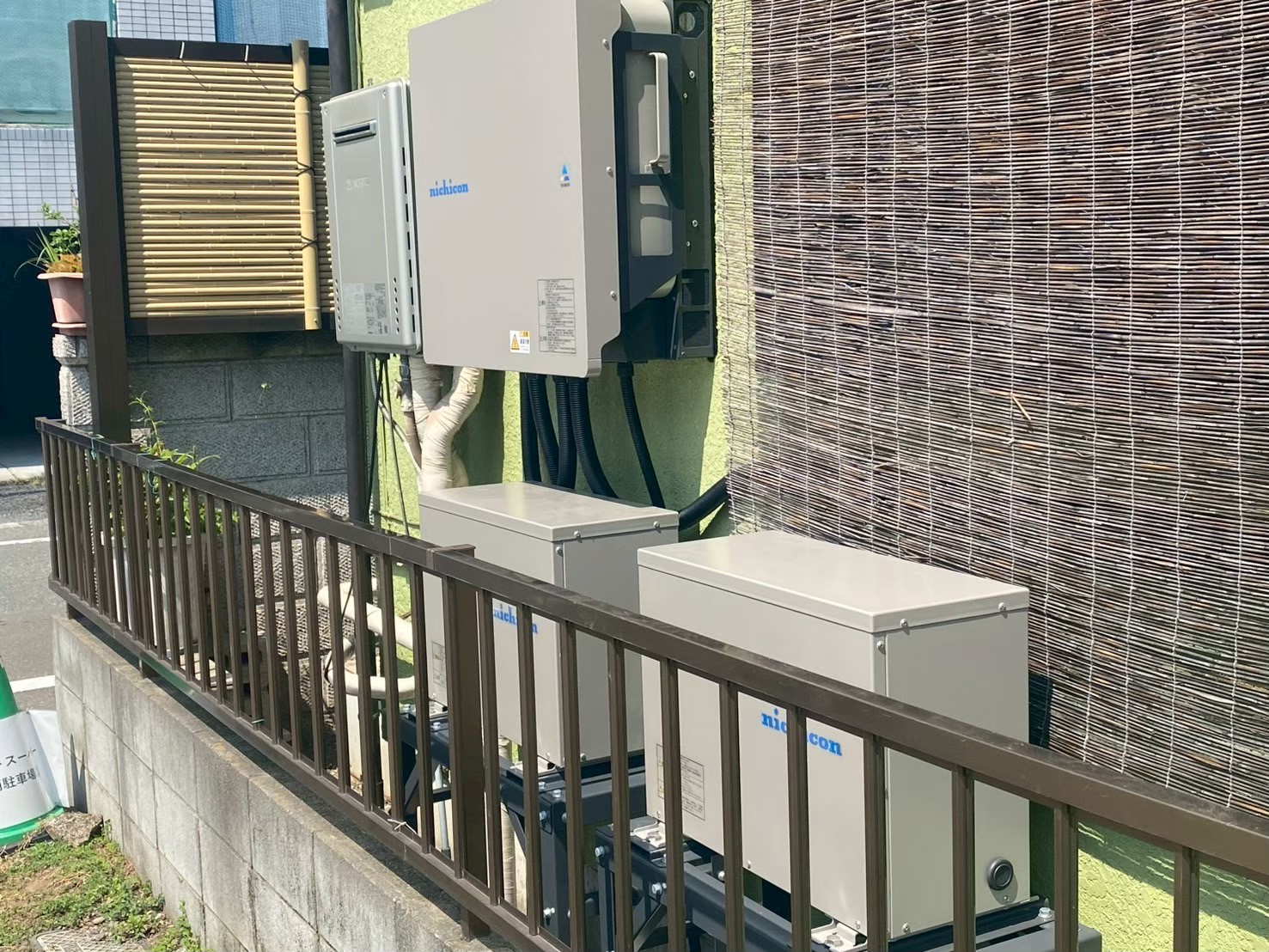 【八王子市散田町】カナディアン・ソーラー8.84kWの大出力発電とニチコン14.9kWh蓄電池で叶える究極の省エネ生活の工事写真