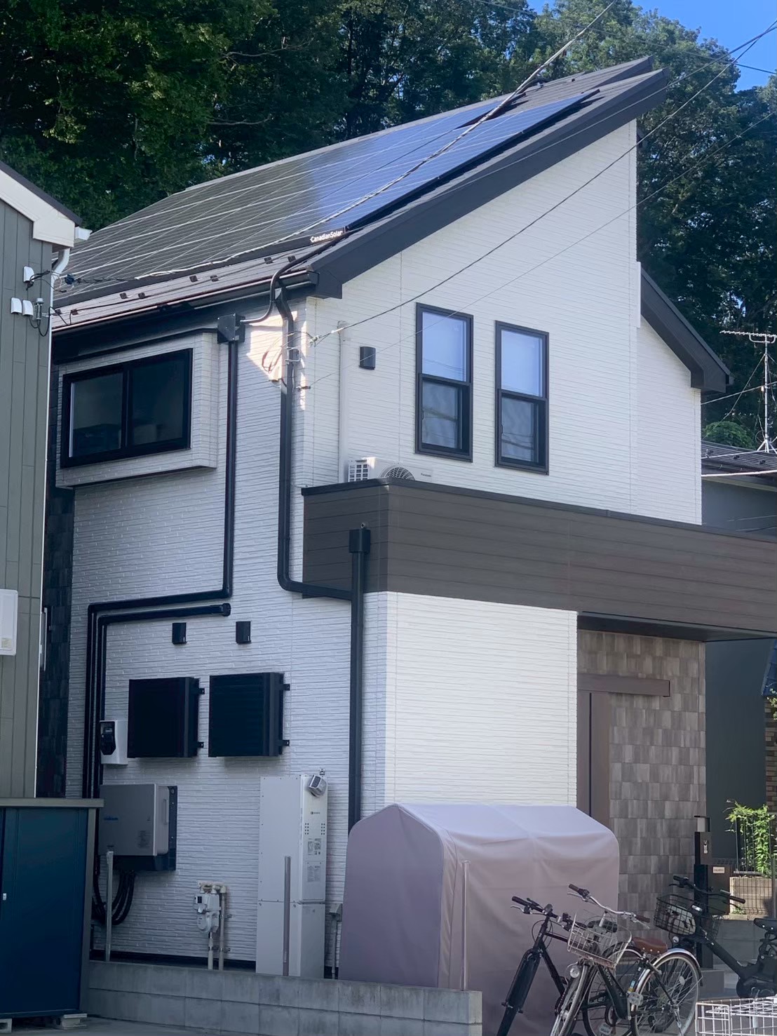 【八王子市散田町】カナディアン・ソーラー6.37kW×ニチコン14.9kWh蓄電池で停電に強い家を実現の工事写真