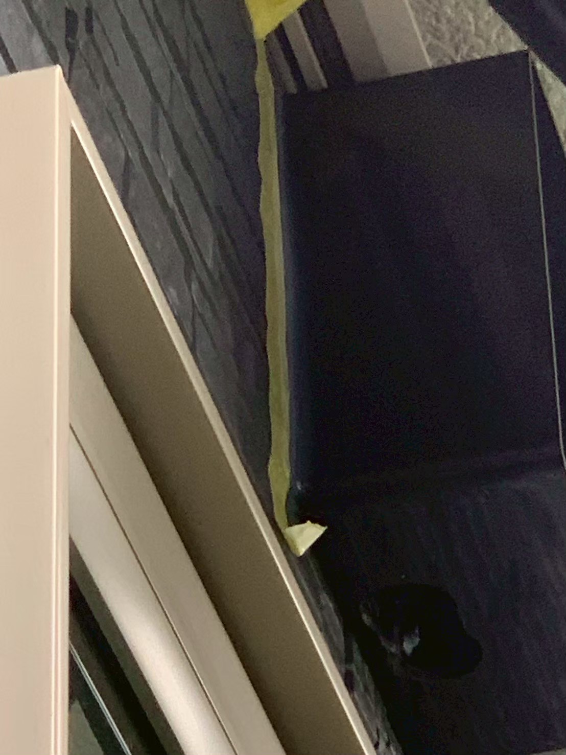 八王子市で太陽光パネルと蓄電池を設置！F様邸。補助金を活用した電気代削減事例の工事写真