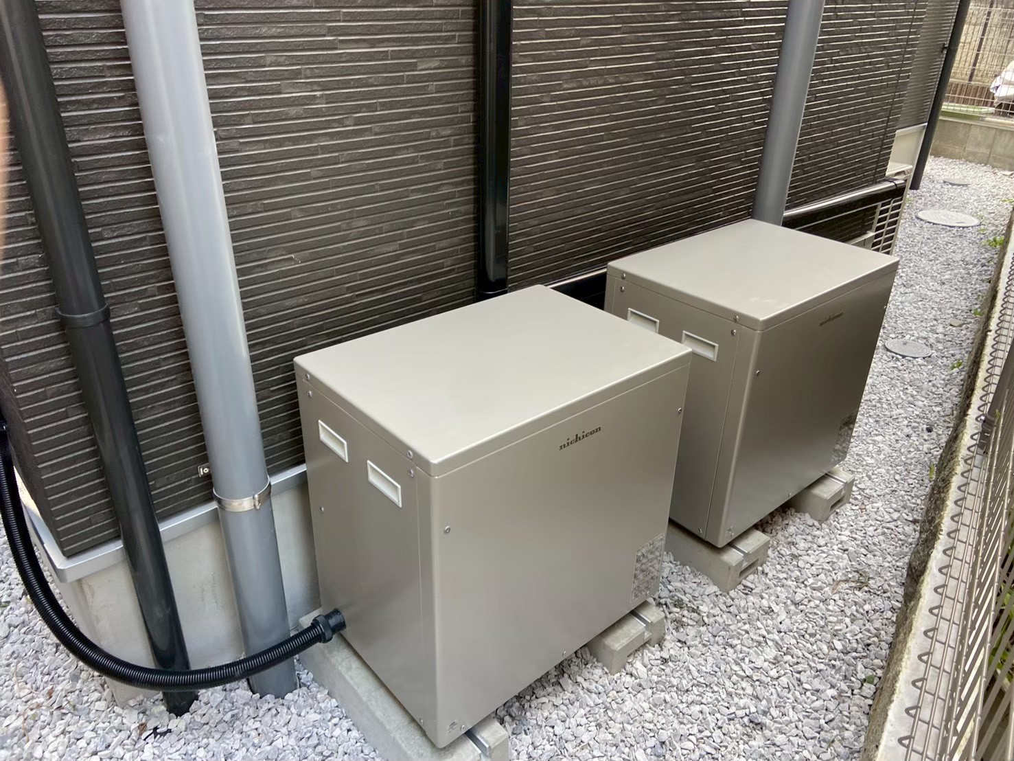 八王子市暁町｜カナディアン・ソーラー2.26kWとエネプラット13.3kWh蓄電池の設置事例の工事写真