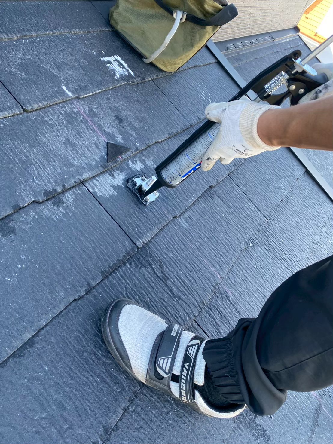 八王子市暁町｜カナディアン・ソーラー2.26kWとエネプラット13.3kWh蓄電池の設置事例の工事写真