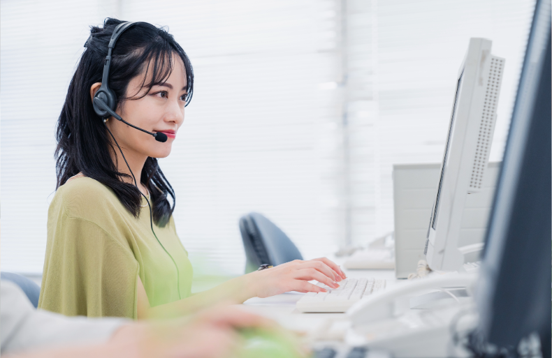 お問い合わせ対応の様子