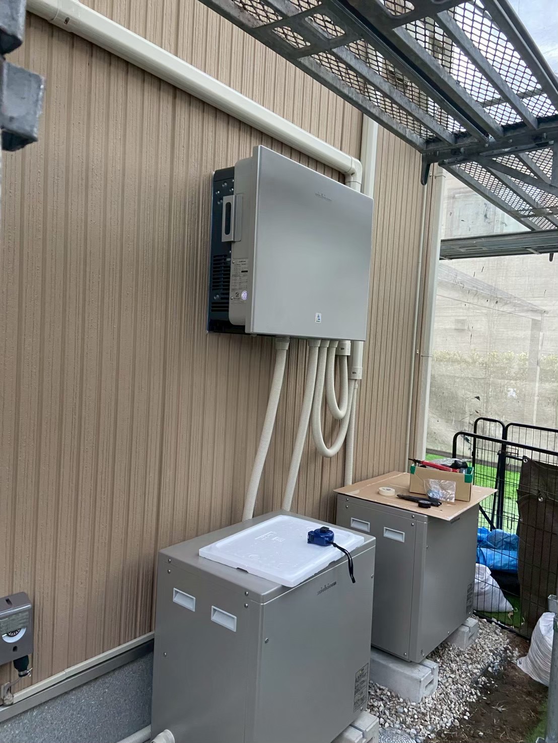 八王子市東中野｜カナディアン 9.1kW × ニチコン 19.9kWh 蓄電池の施工事例の工事写真